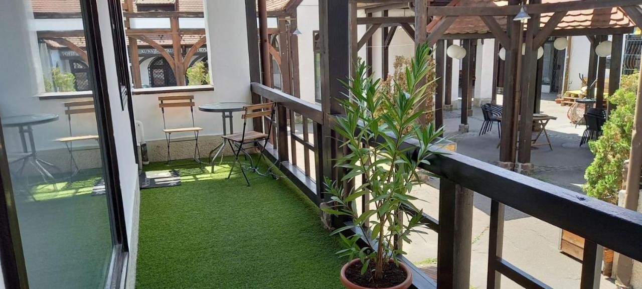 Júlia Apartman Eger Exterior foto